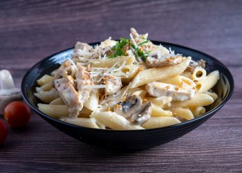 Creamy alfredo pasta