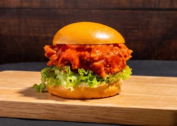 SIRACHA CHICKEN BURGER